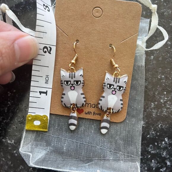 2/$20 ⭐️ 3/$25 | Handmade Cute Cat Dangle Earrings - Picture 2 of 4